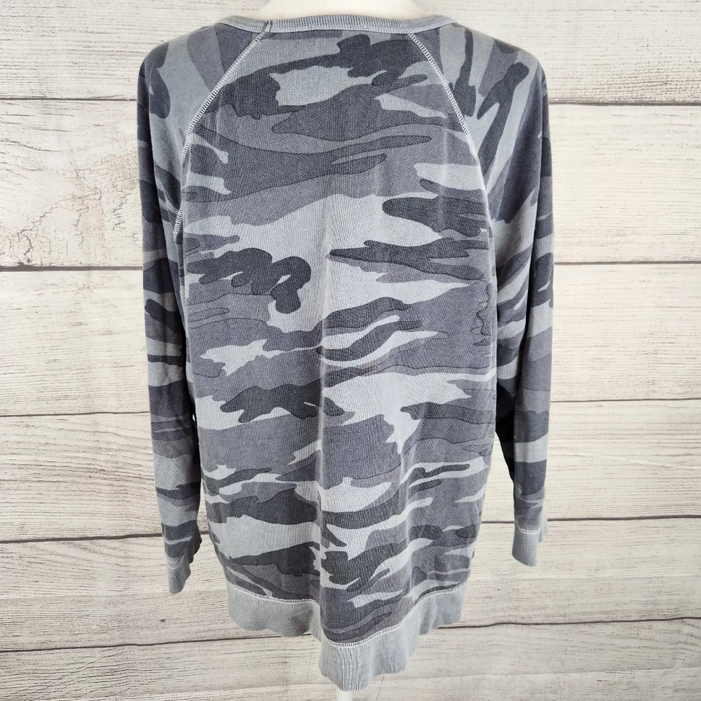 Lucky Brand Women's Crew Neck Gray Camo Pullovers Sweater